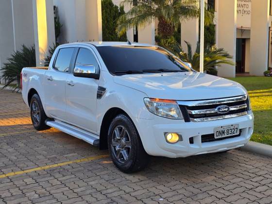 FORD RANGER 3.2 XLT 4X4 CD 20V DIESEL 4P AUTOMÁTICO FORD RANGER 3.2 XLT 4X4 CD 20V DIESEL 4P AUTOMÁTICO